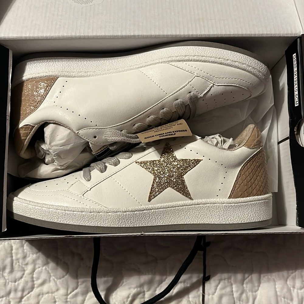 NIB Shu Shop Paz sneaker size 9